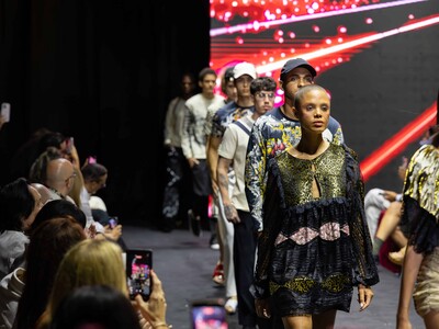 Ilustrasi custo barcelona untuk artikel Custo Barcelona penuhi runway Casa de Campo Fashion Week