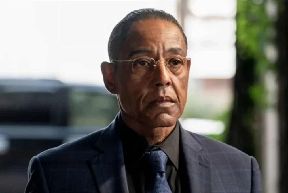 Ilustrasi esposito masuk islam untuk artikel Giancarlo Esposito Masuk Islam Saat di Arab Saudi