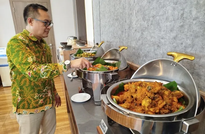 Ilustrasi sesarengan azana jombang untuk artikel Sesarengan azana jombang: Sesarengan Azana Style Jombang: Lunch…