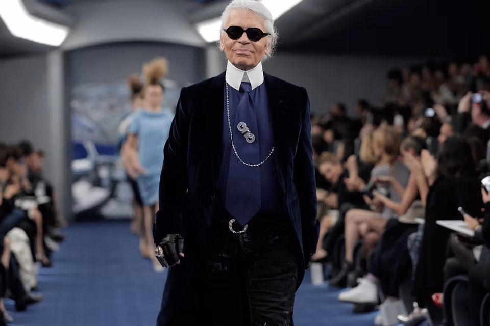 Ilustrasi sketsa karl lagerfeld untuk artikel Sketsa Karl Lagerfeld Dilelang di Sotheby's Paris