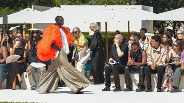 Ilustrasi debut couture balenciaga untuk artikel Debut Couture Balenciaga: Pierpaolo Piccioli Mendefinisikan Ulang