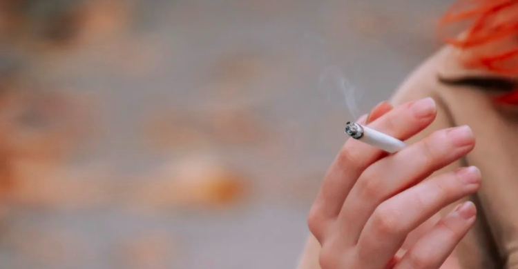 Ilustrasi terapi rokok untuk artikel Dokter Paru Angkat Bicara Soal Terapi Rokok yang Viral