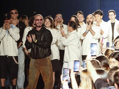 Ilustrasi j balvin colombiamoda untuk artikel J Balvin Colombiamoda: Koleksi 'Artisan Gang' Buka 2026