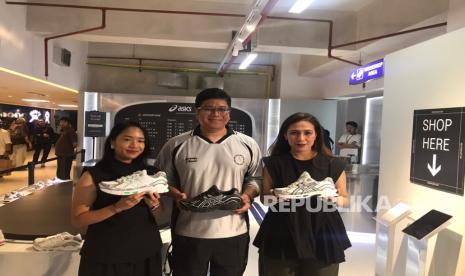 ASICS Gel-Stratus MC: Gaya dan Kenyamanan Kota Ilustrasi asics gel-stratus mc untuk artikel ASICS Gel-Stratus MC: Gaya dan Kenyamanan untuk Kota