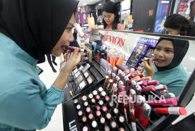 Ilustrasi influencer dan remaja untuk artikel Influencer dan Remaja: Tren Skincare dan Kosmetik yang Meningkat