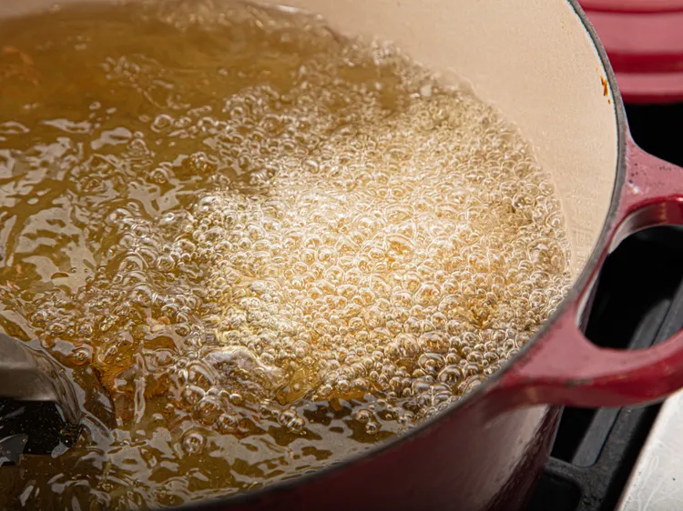 Ilustrasi bau masakan untuk artikel Bau masakan: Permintaan teks sumber untuk menyusun ulang berita